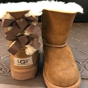 75 off ugg shoes toddler size 6 girl s poshmark toddler uggs size 6